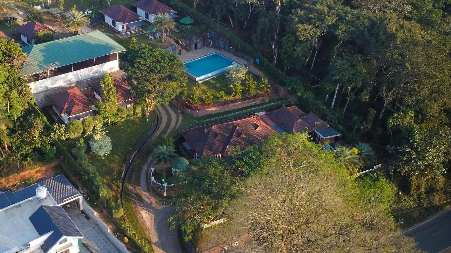 Green Ample Resorts Vaduvanchal Indien