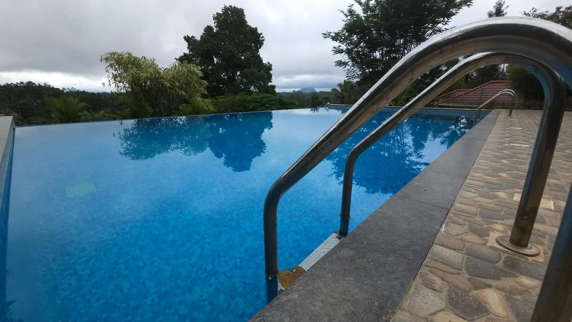 Green Ample Resorts Vaduvanchal
